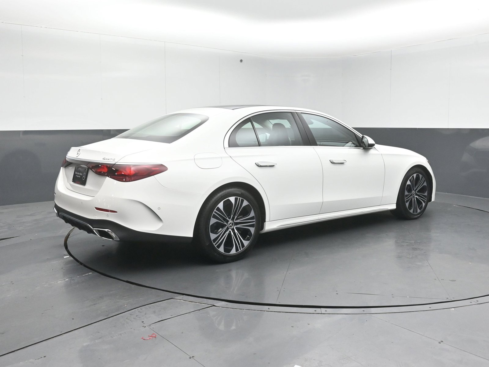 2025 Mercedes Benz E 350 4MATIC Sedan photo 2