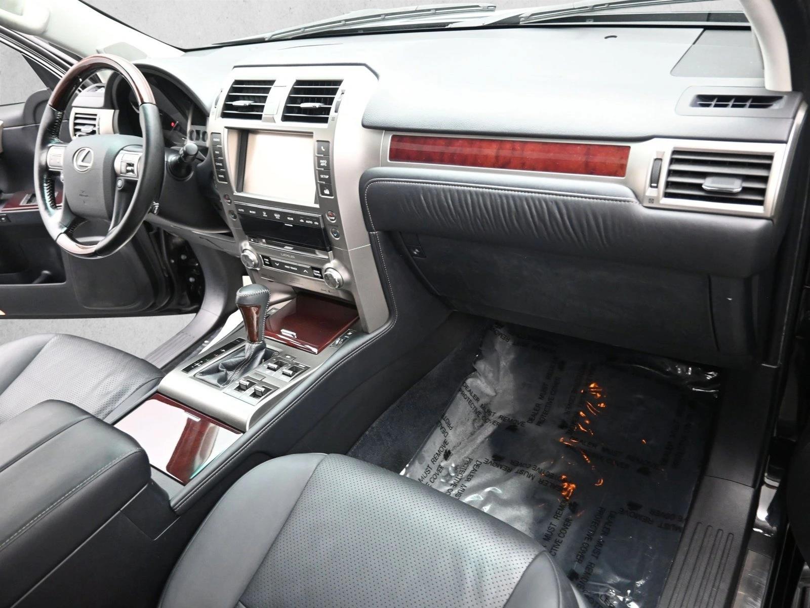 2017 LEXUS GX - Image 29