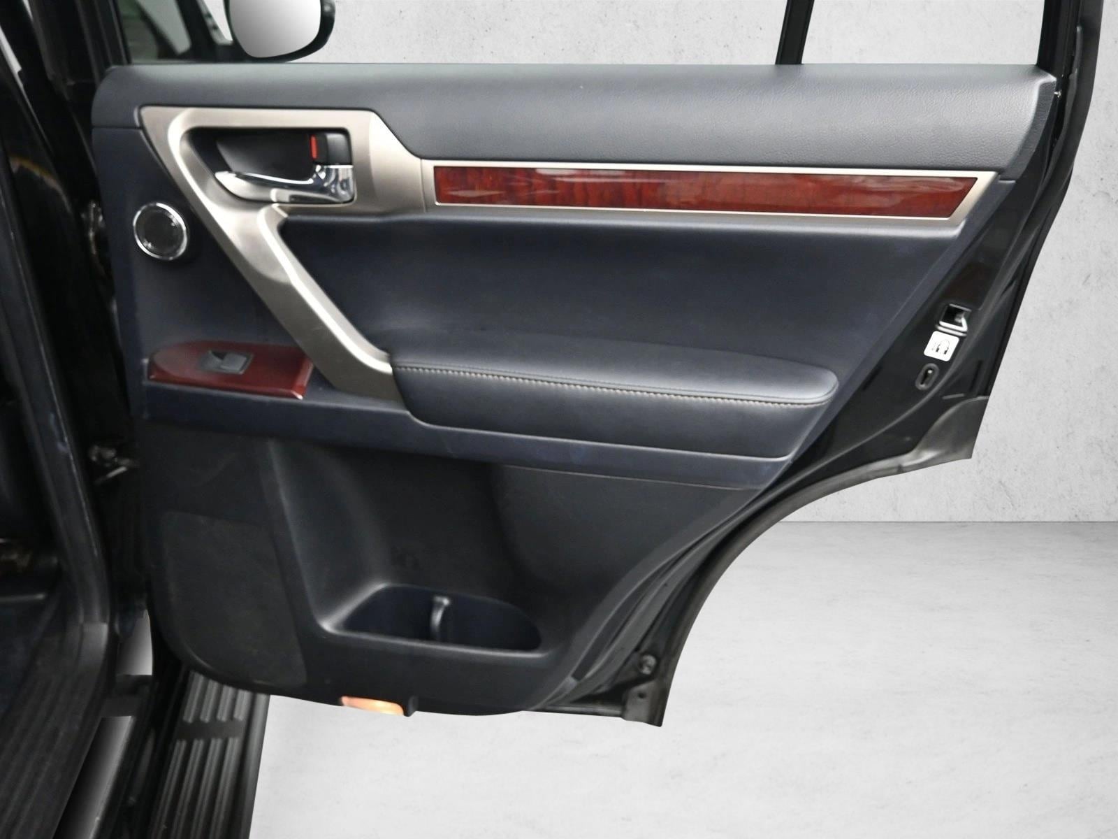 2017 LEXUS GX - Image 28