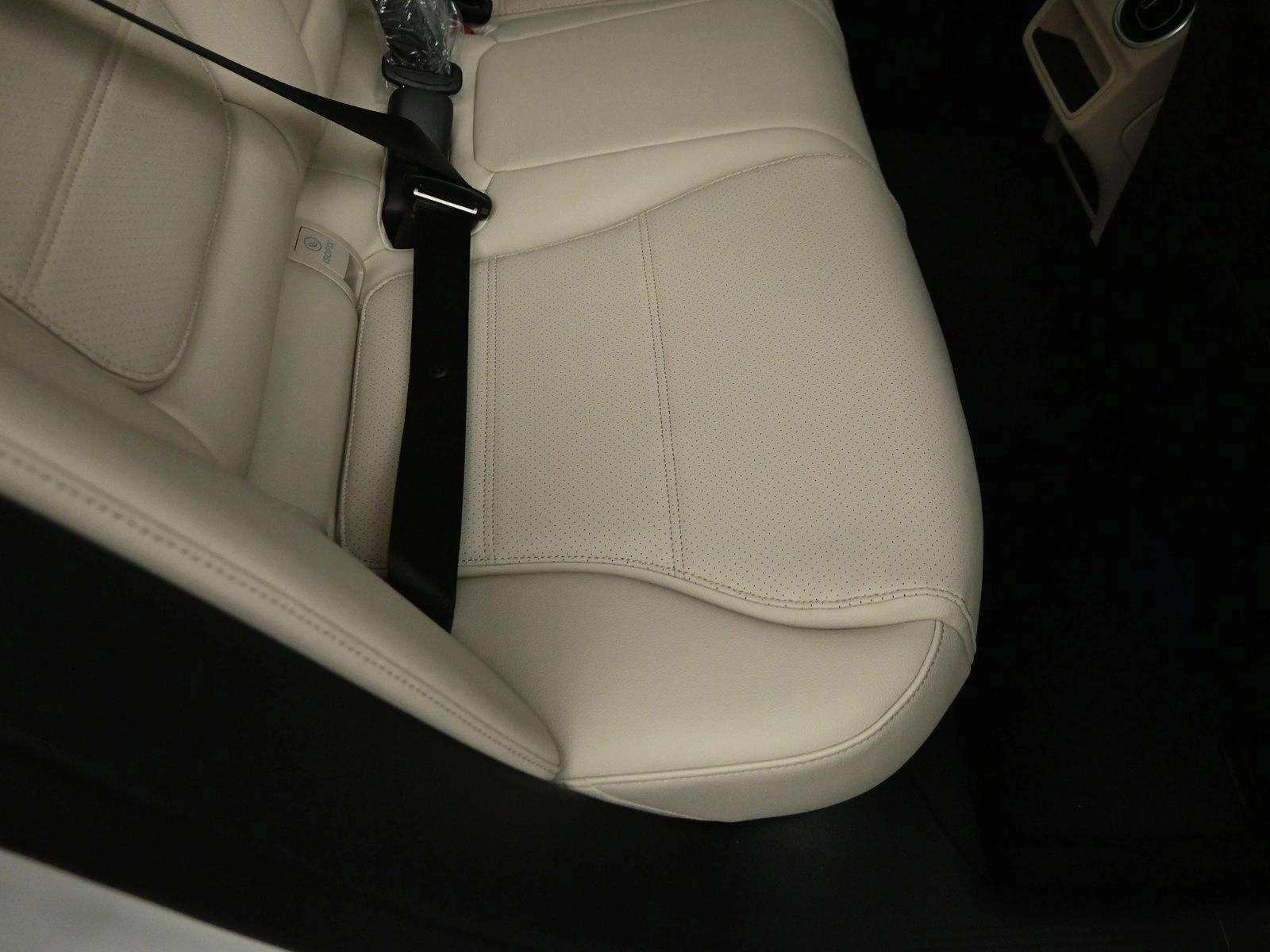 2026 MERCEDES-BENZ C-CLASS - Image 26