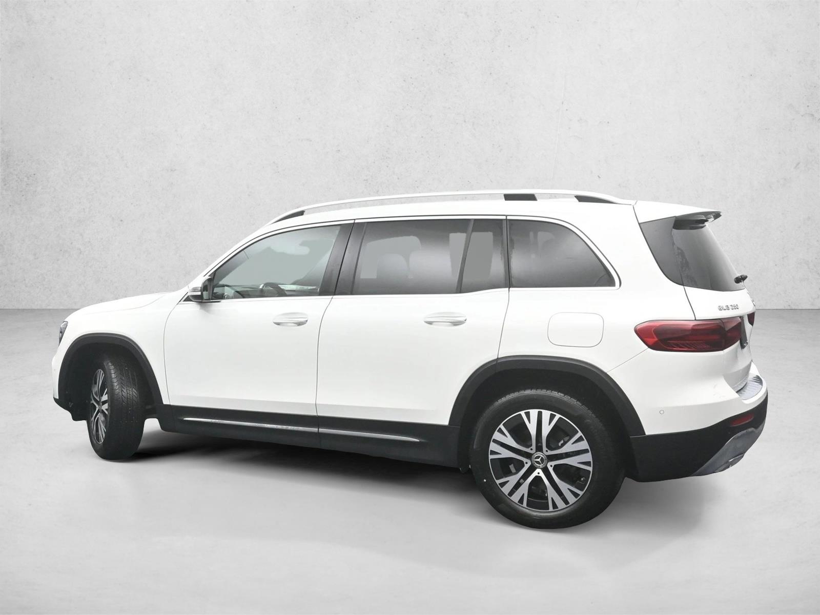 2025 Mercedes Benz GLB 250 4MATIC photo 2