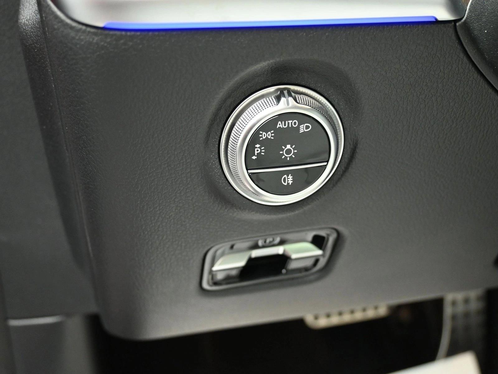 2025 MERCEDES-BENZ C-CLASS - Image 18