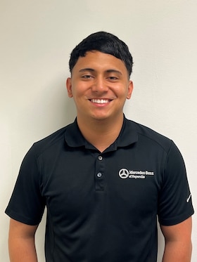 Staff member Dante Sosa from ID_444ff1971954