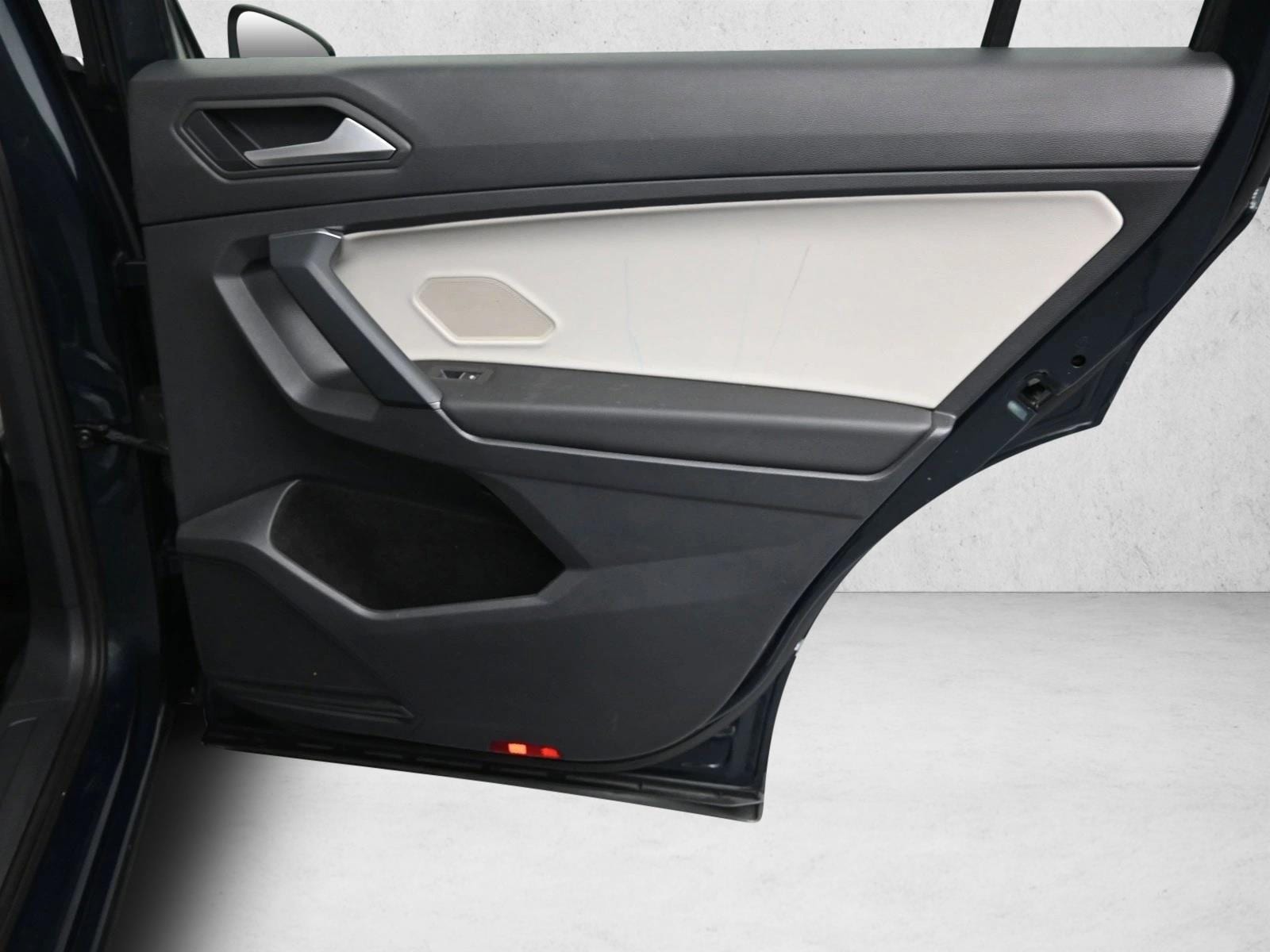 2019 VOLKSWAGEN TIGUAN - Image 28