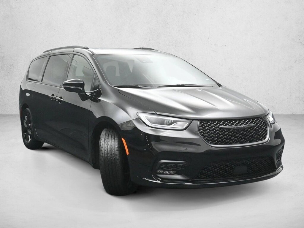 Used 2025 Chrysler Pacifica Limited Van Passenger Van