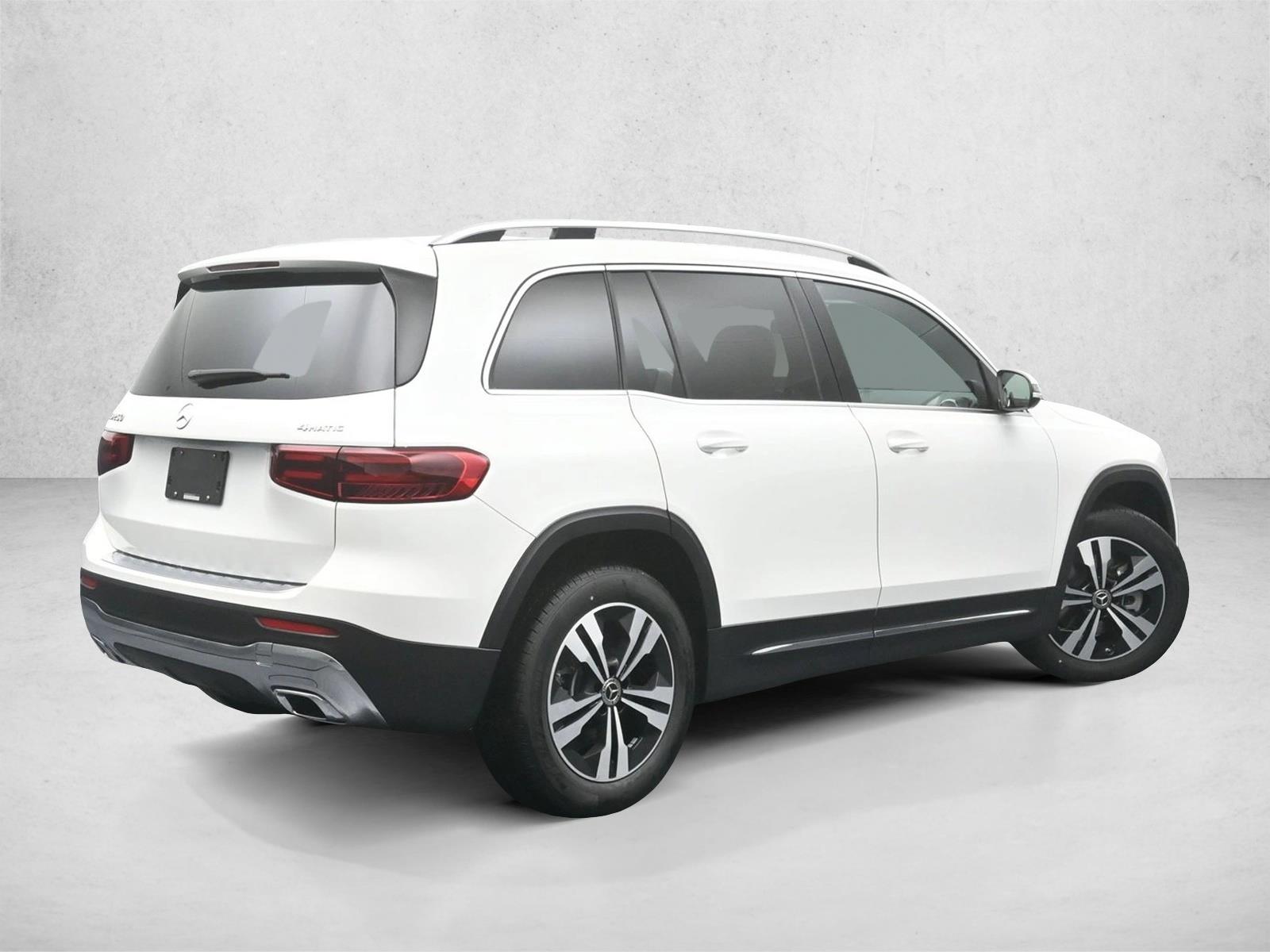 2025 Mercedes Benz GLB 250 4MATIC photo 2