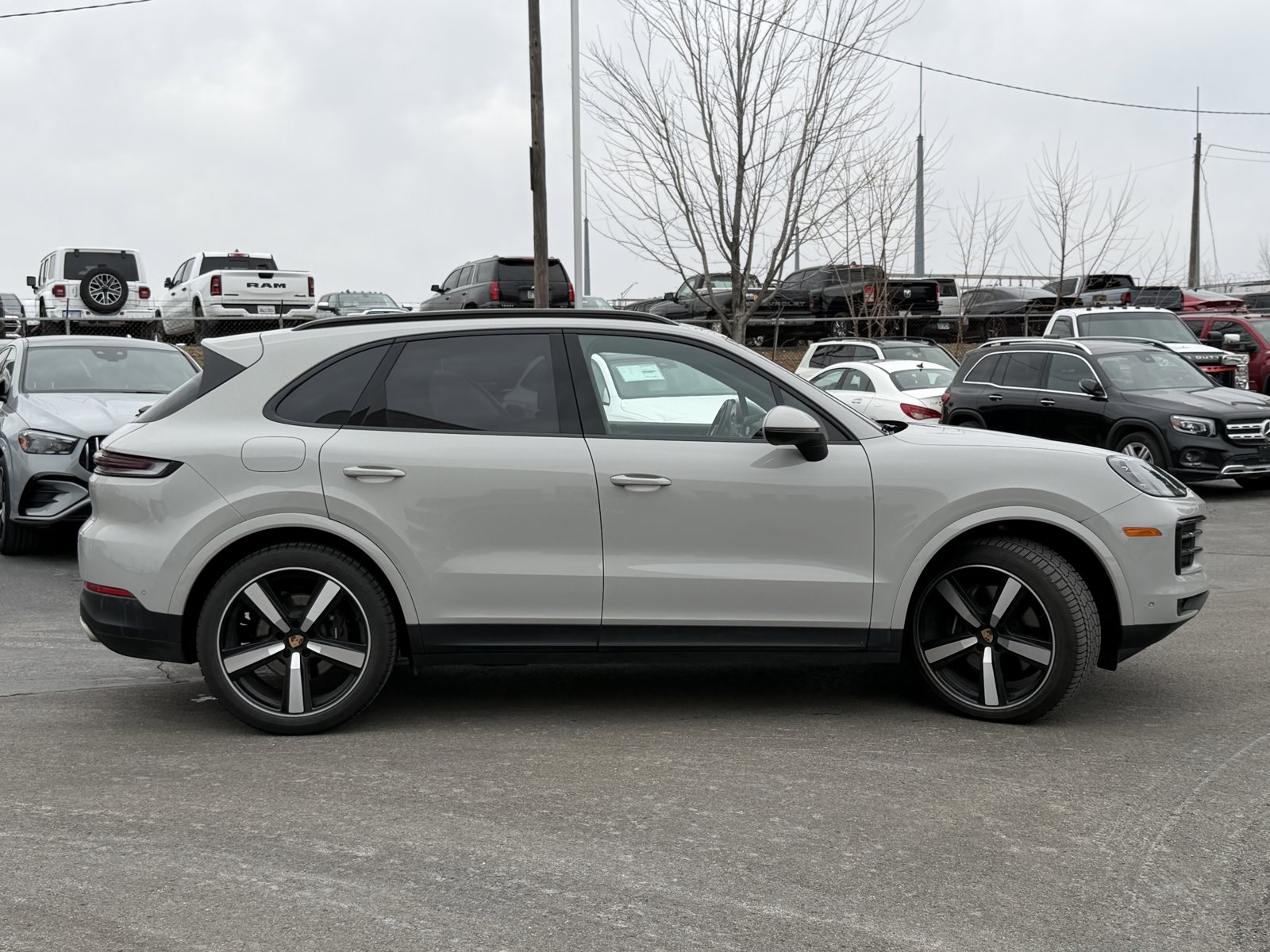 2024 PORSCHE CAYENNE - Image 4