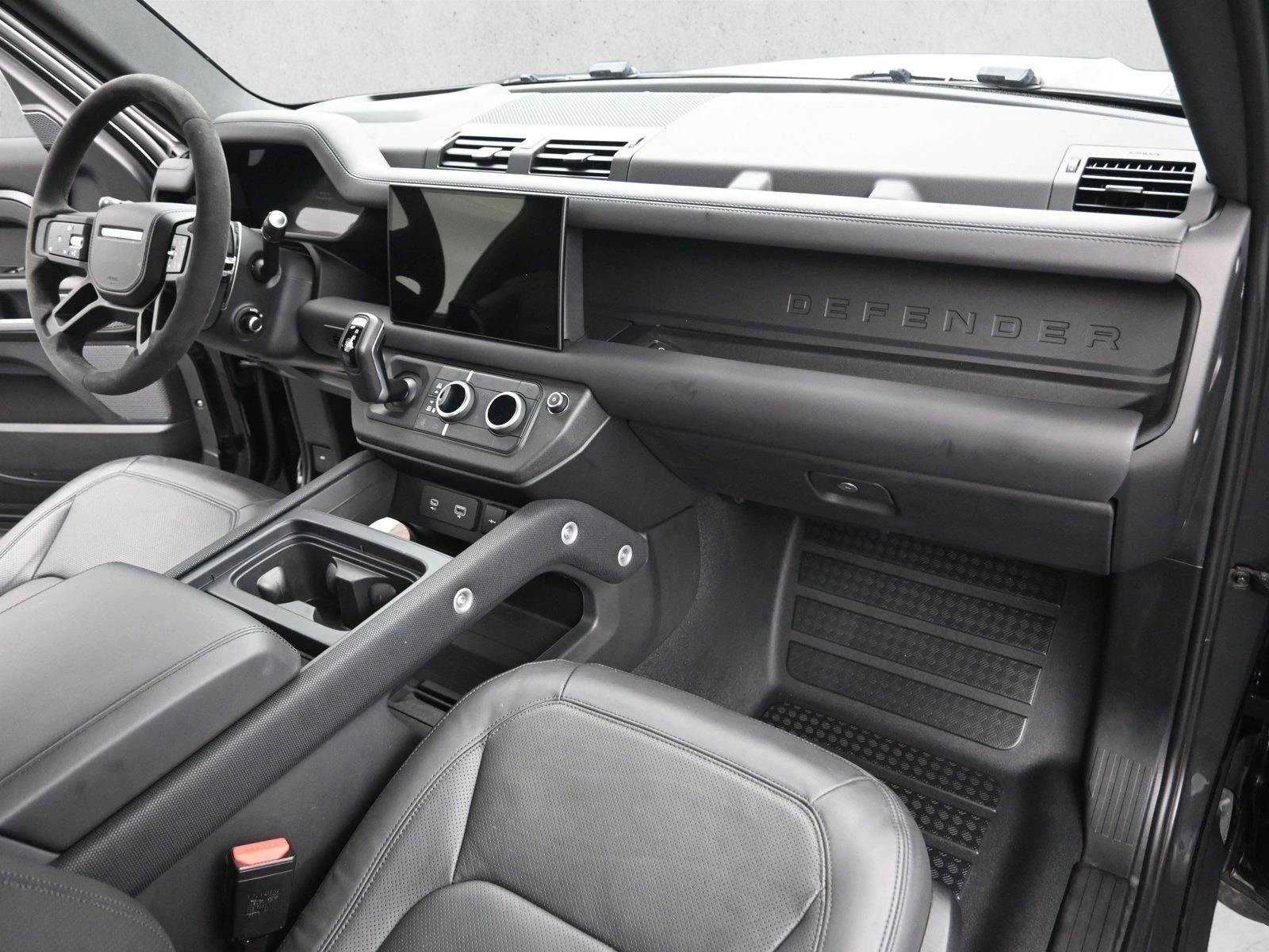 2024 LAND ROVER DEFENDER - Image 24