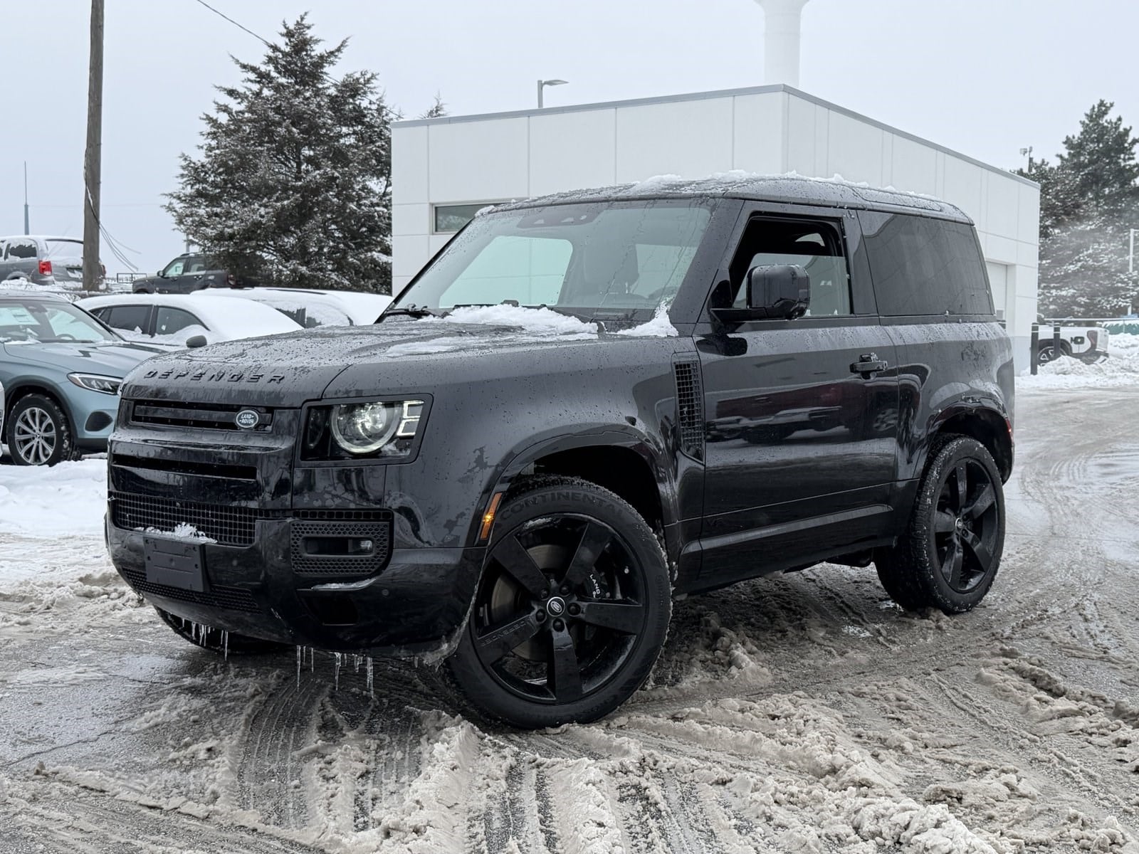 2024 Land Rover Defender V8's photo