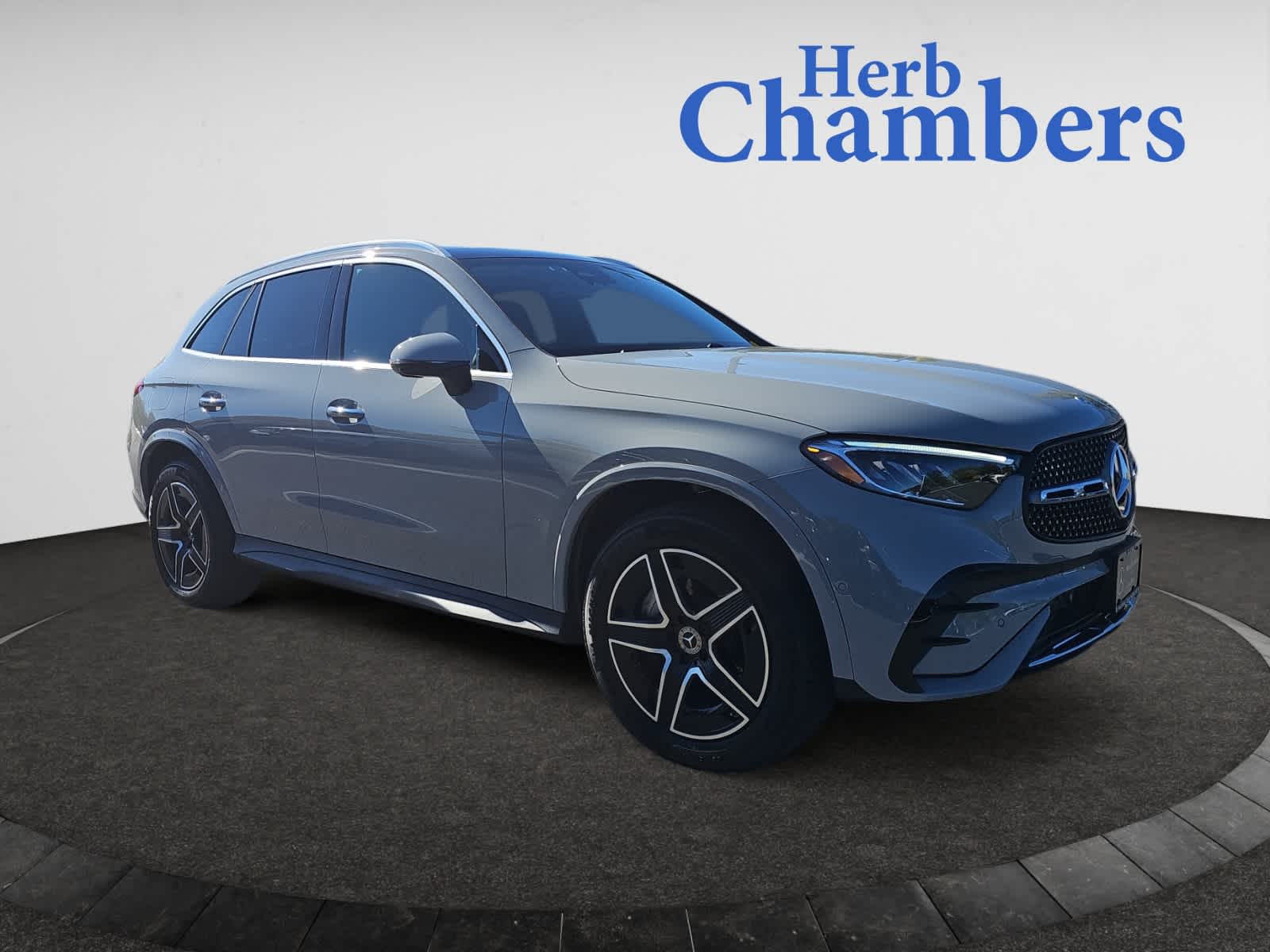 2025 Mercedes-Benz GLC Base's photo