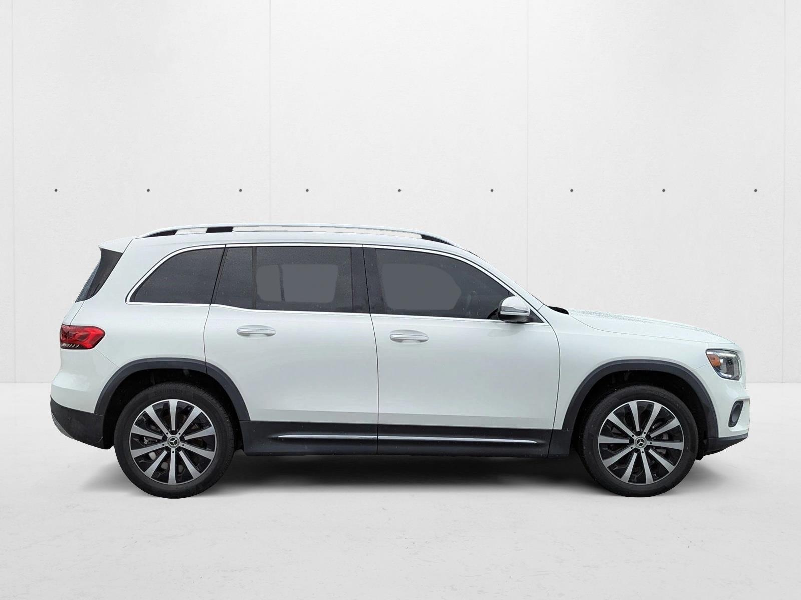 2022 Mercedes Benz GLB 4MATIC photo 4