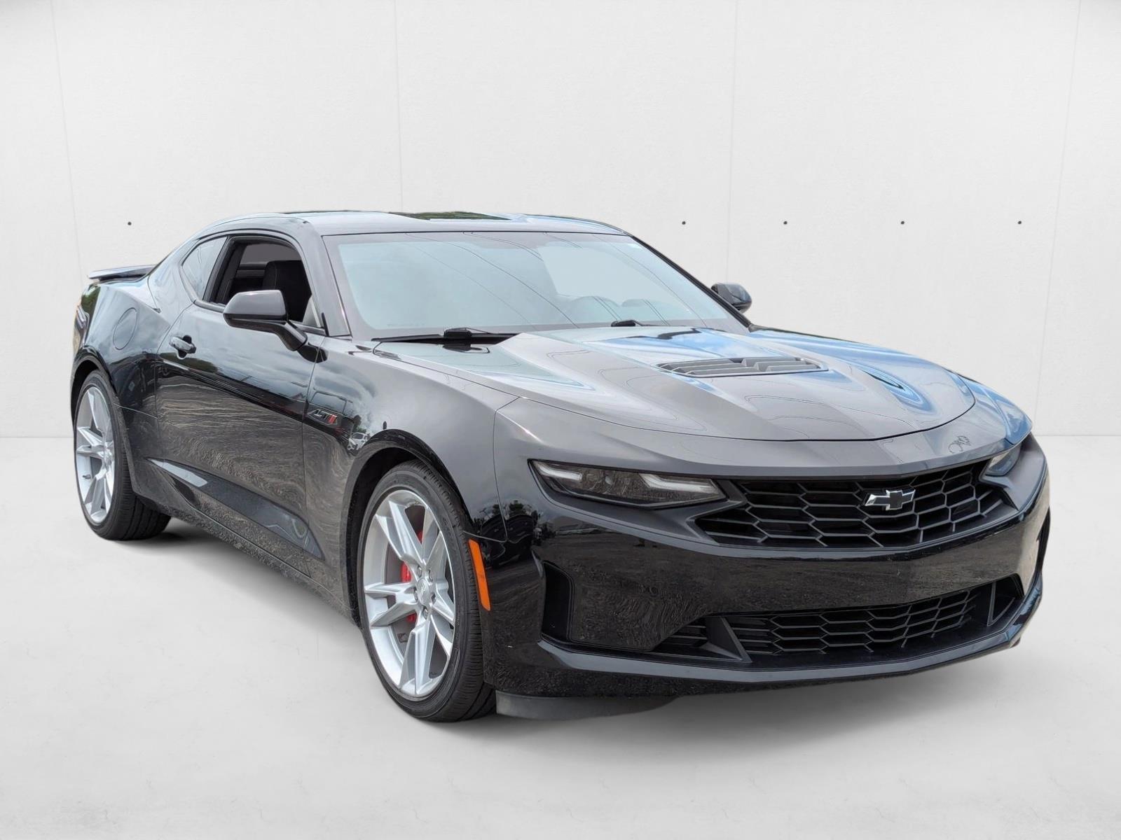 2021 Chevrolet Camaro LT1 photo 3