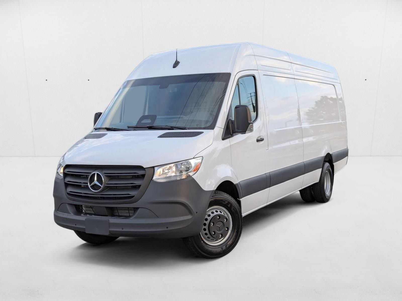 2025 Mercedes-Benz Sprinter Cargo Van Base's photo