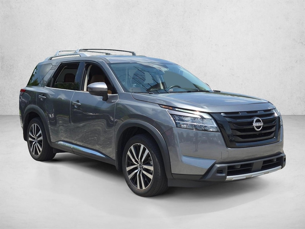 Used 2024 Nissan Pathfinder Platinum SUV