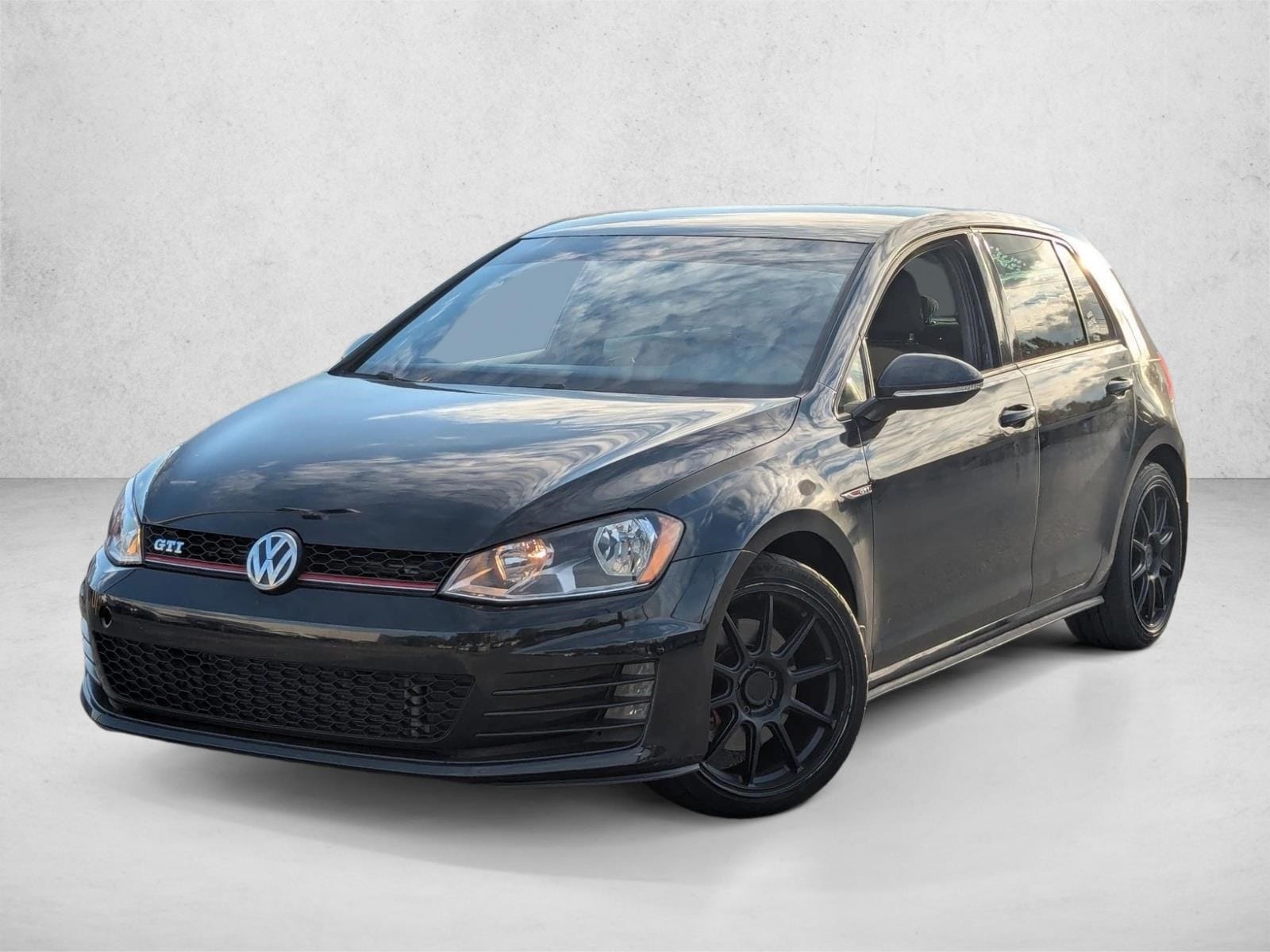2017 Volkswagen Golf GTI S's photo