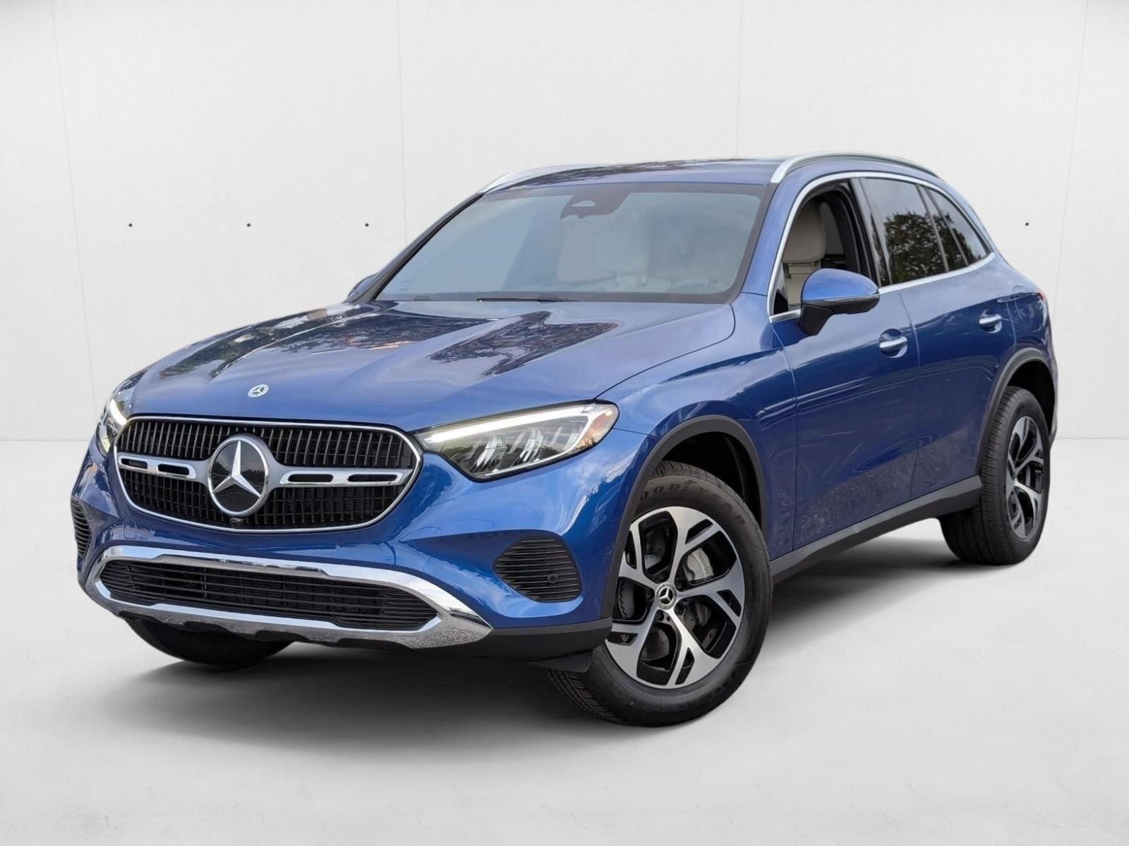 2026 Mercedes-Benz GLC Base's photo