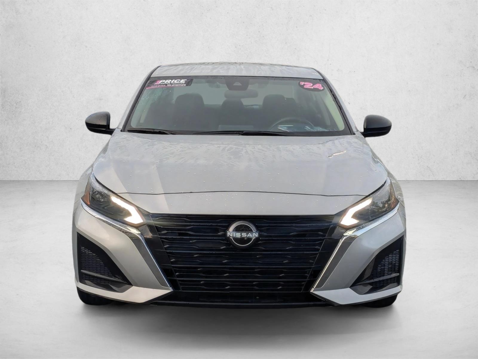 2024 Nissan Altima 2.5 SV photo 2