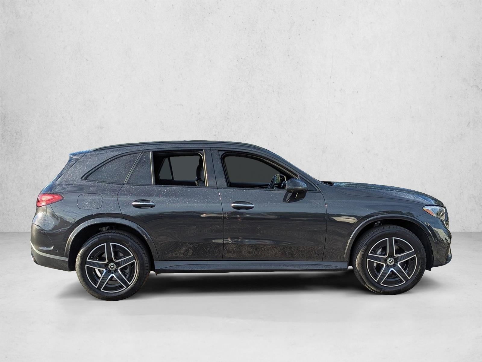 2025 Mercedes Benz GLC 300 4MATIC photo 4