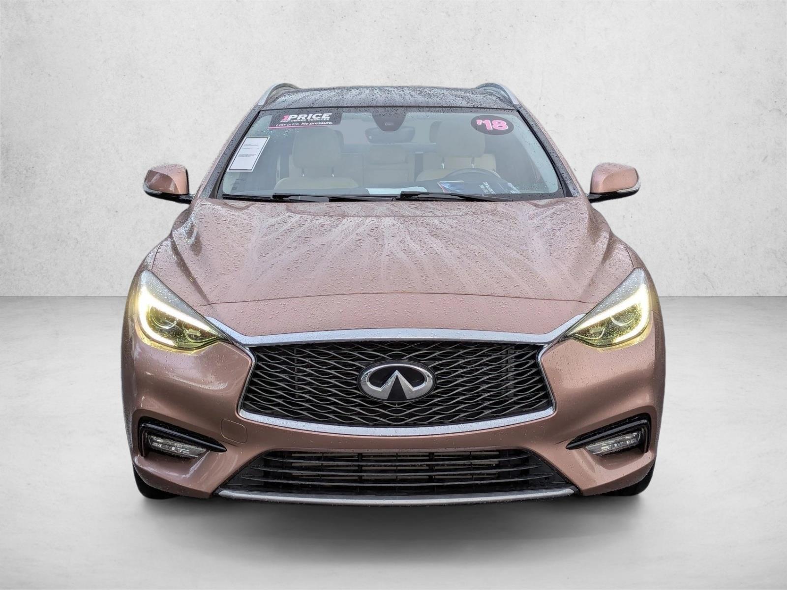 2018 Infiniti QX30 Premium photo 2