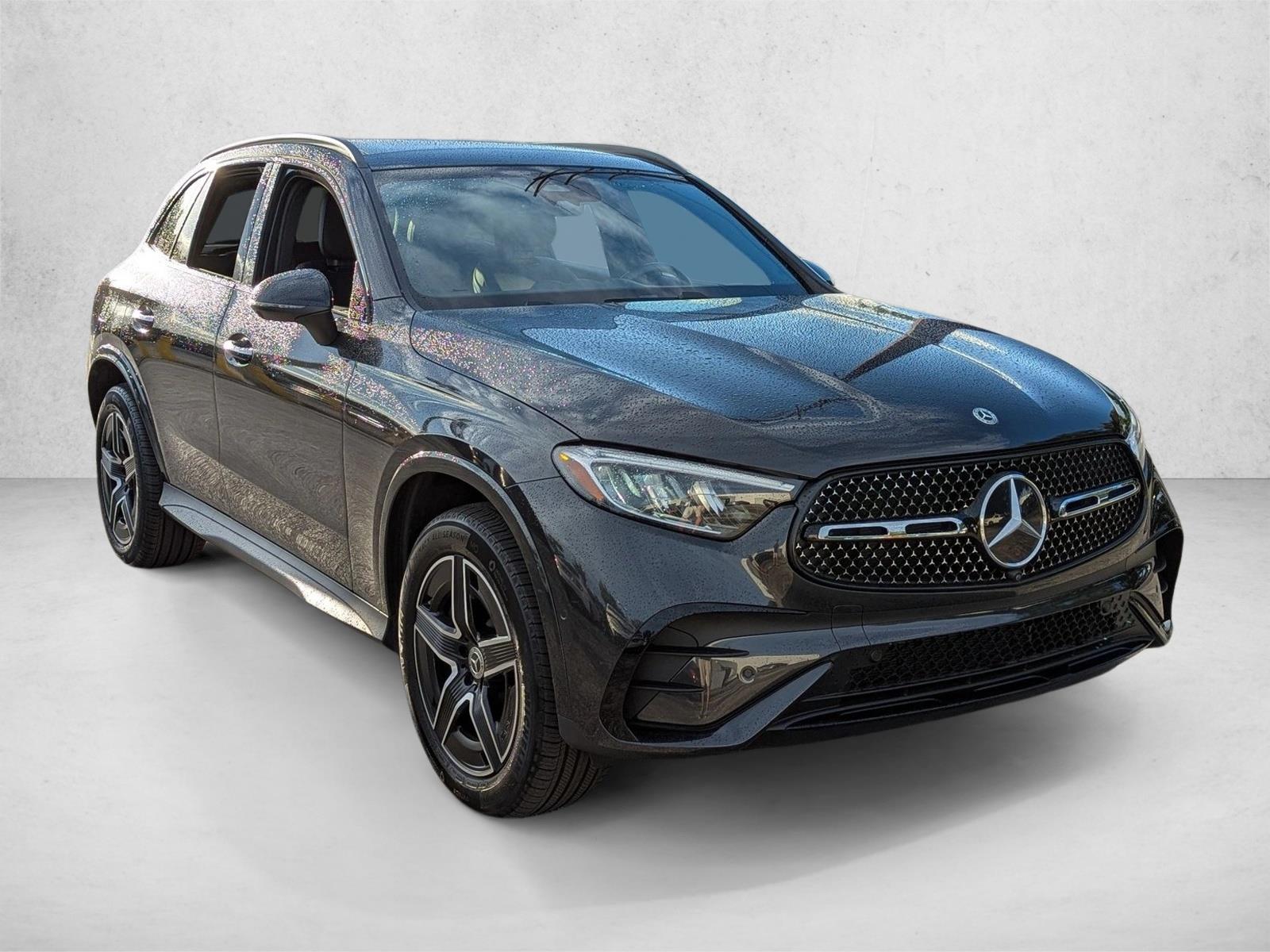 2025 Mercedes Benz GLC 300 4MATIC photo 3
