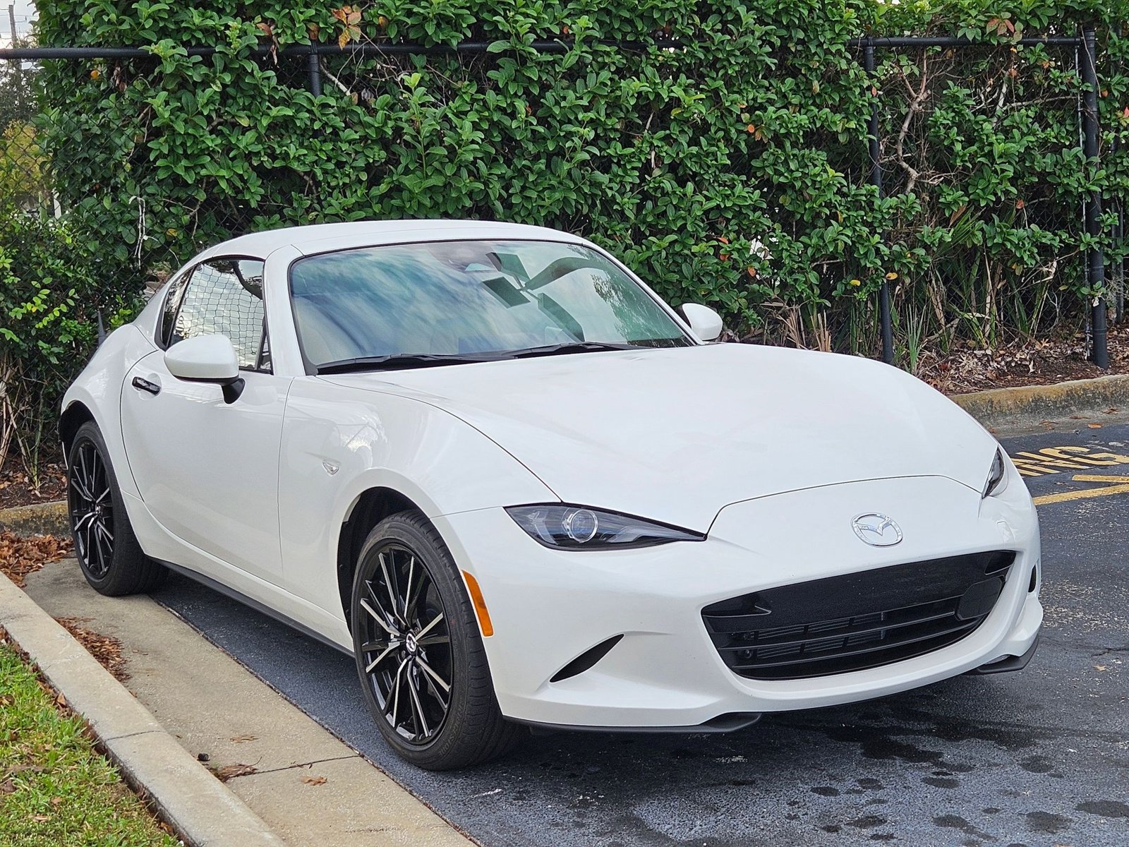 2024 Mazda MX-5 Miata Miata RF Grand Touring photo 3