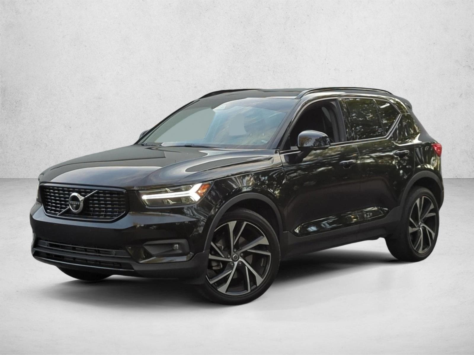 2022 Volvo XC40 T5 R-Design AWD's photo
