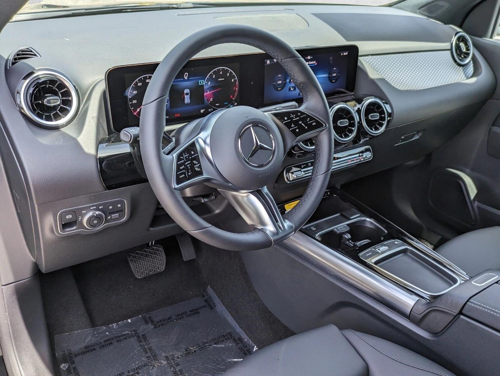 2025 Mercedes Benz GLA 250 photo 3