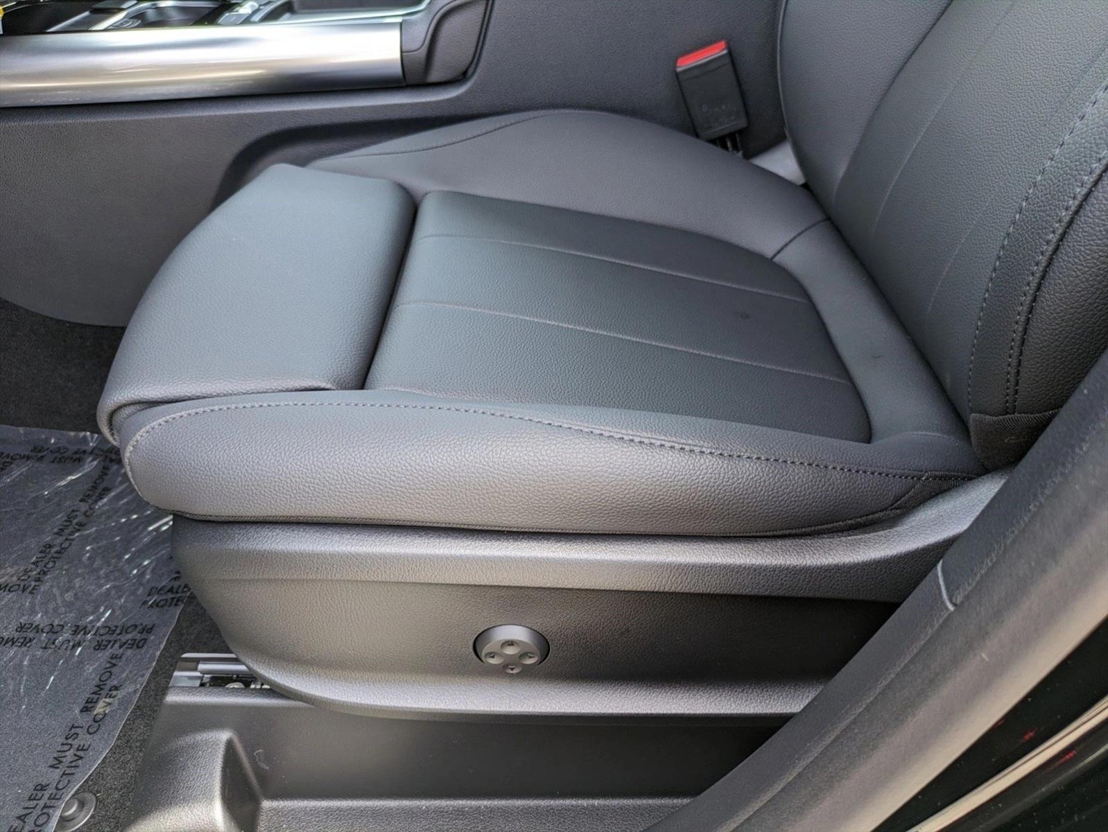 2025 Mercedes Benz GLA 250 photo 4