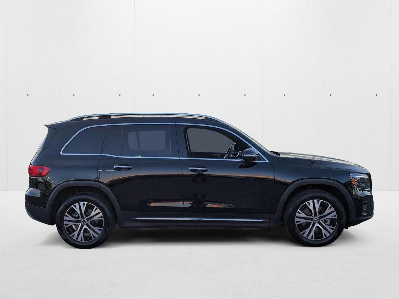 2025 Mercedes Benz GLB 250 photo 3