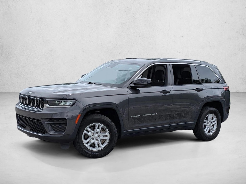 Used 2023 Jeep Grand Cherokee Laredo SUV