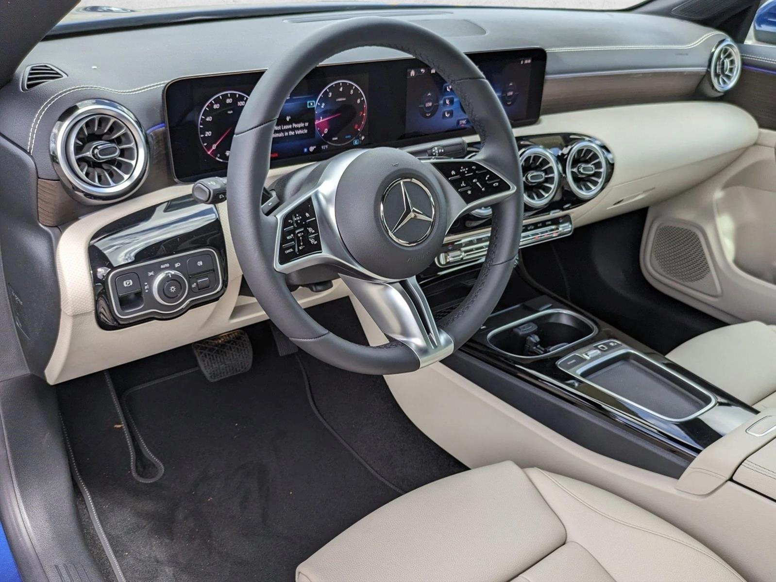 2025 Mercedes Benz CLA 250 photo 3