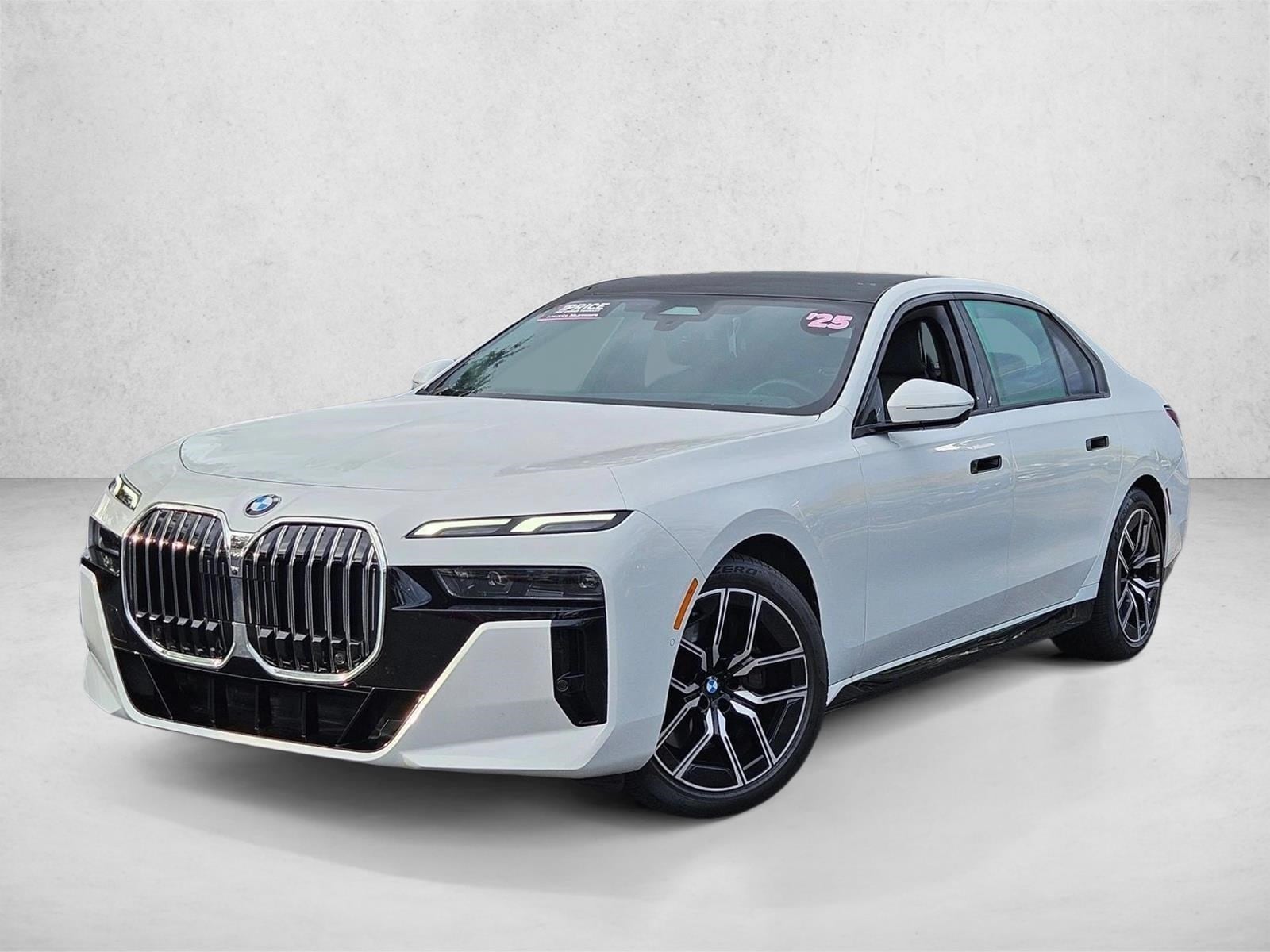 2025 BMW 7 Series 740i's photo