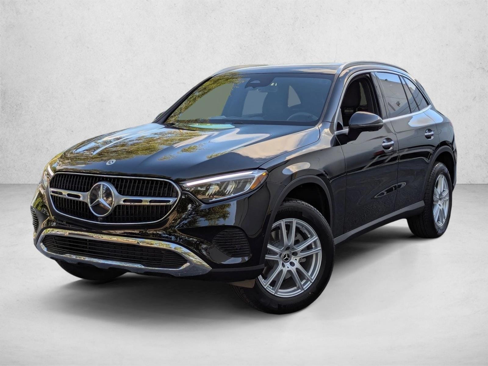 2026 Mercedes-Benz GLC GLC 300's photo
