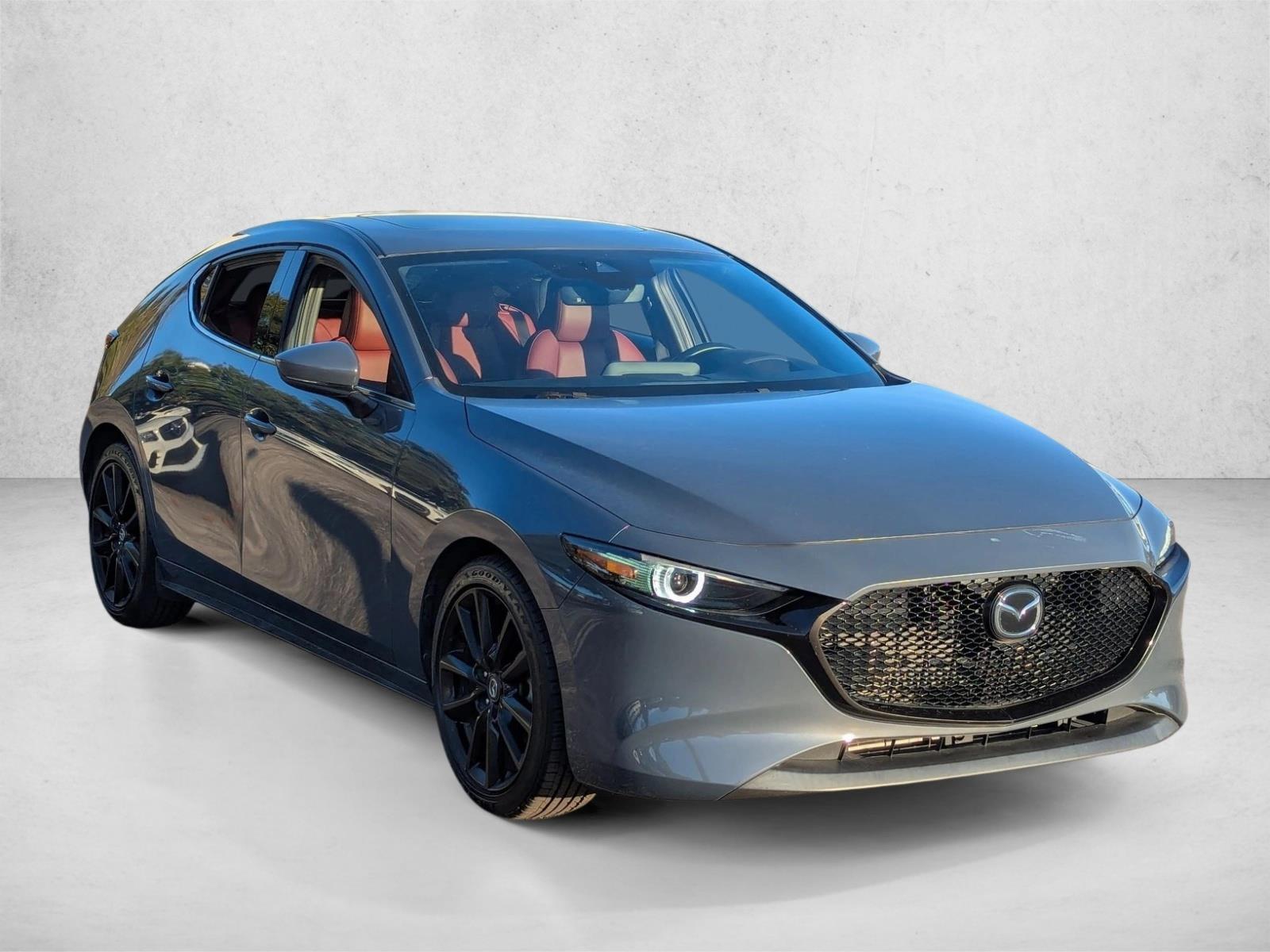 2021 Mazda Mazda3 Premium Hatchback photo 3