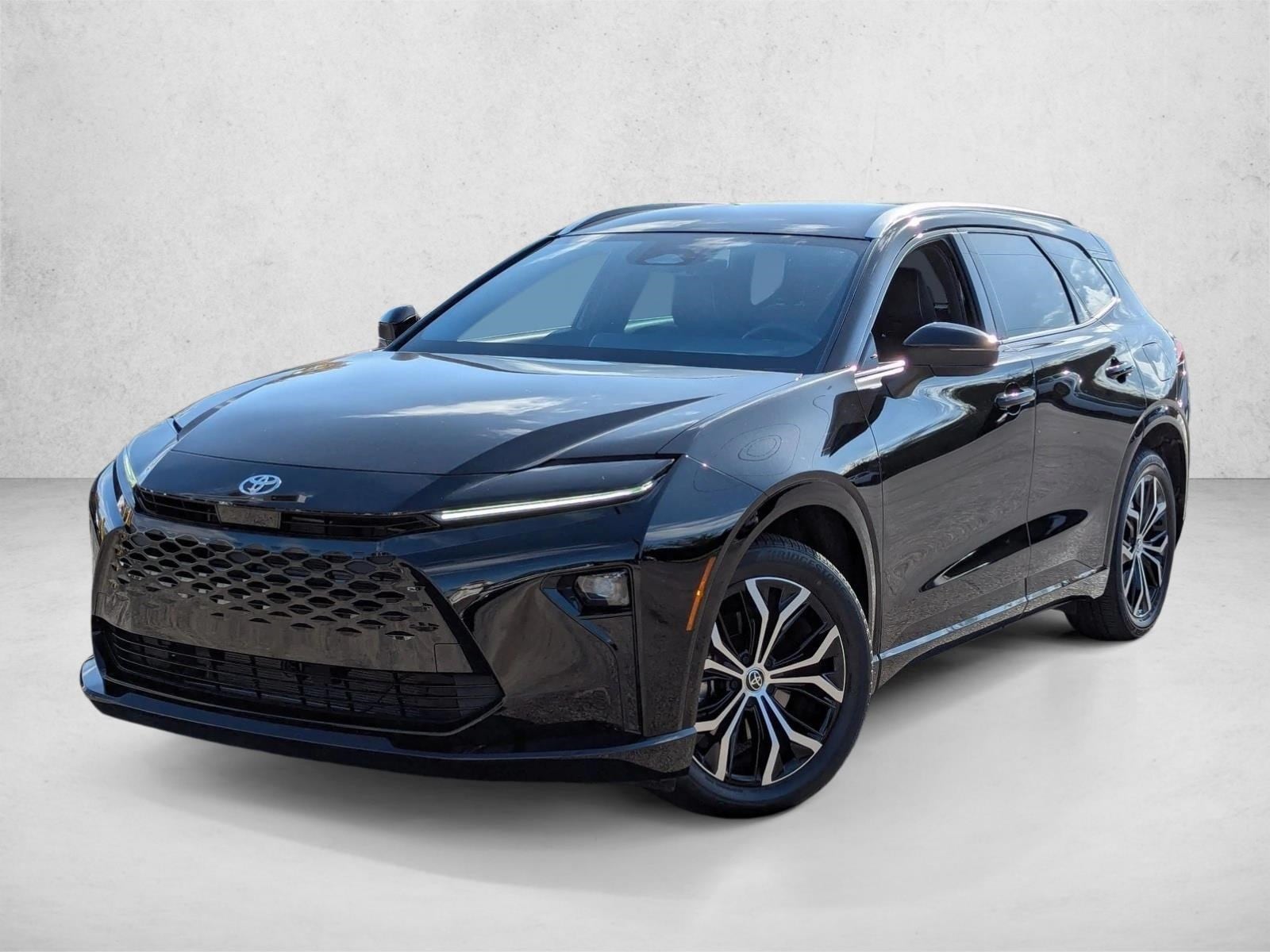 2025 Toyota Crown Signia XLE's photo