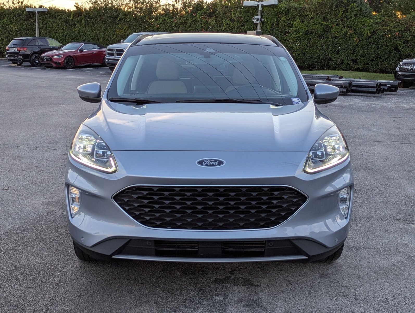 2022 Ford Escape Titanium photo 2