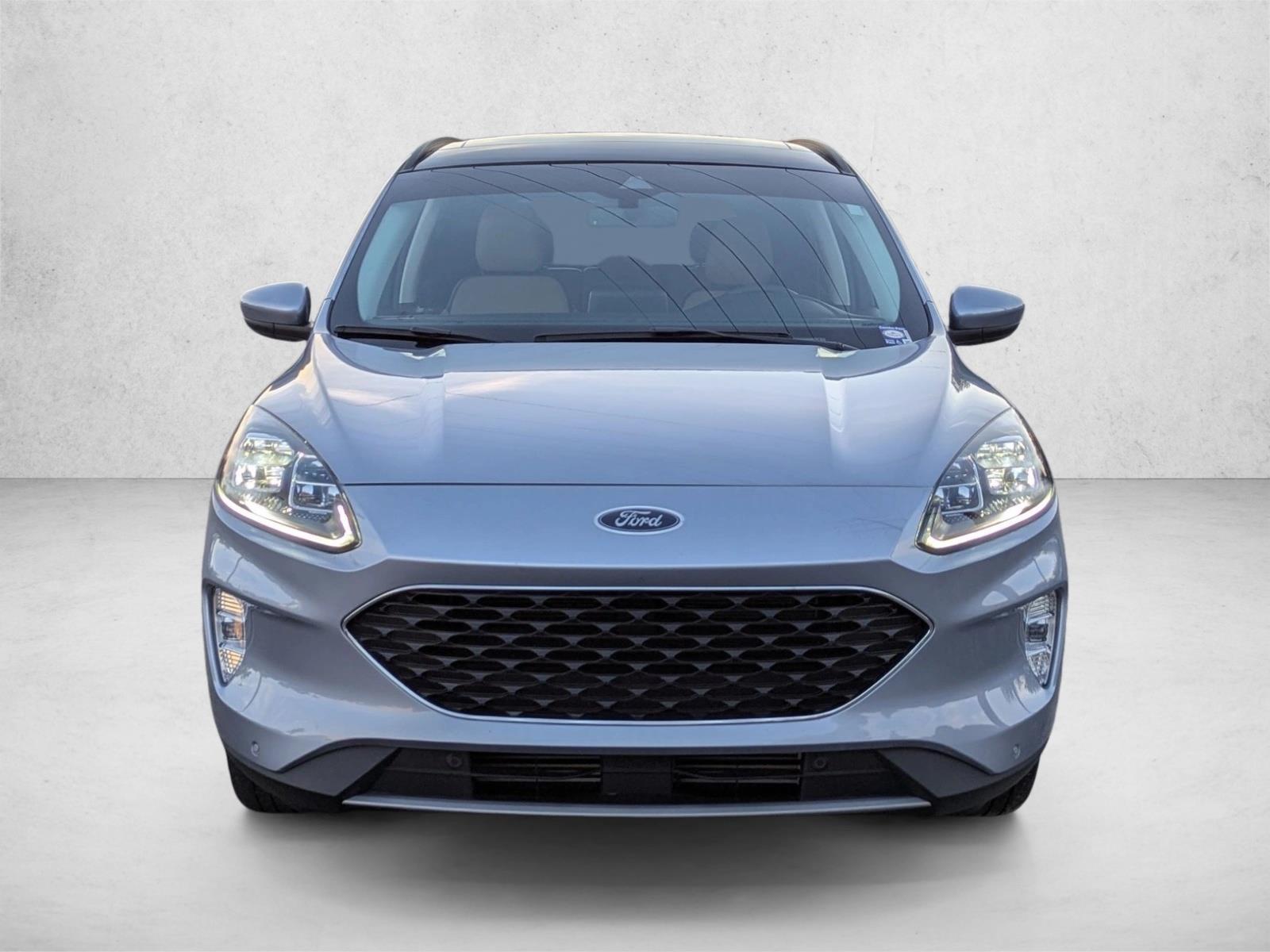 2022 Ford Escape Titanium photo 2