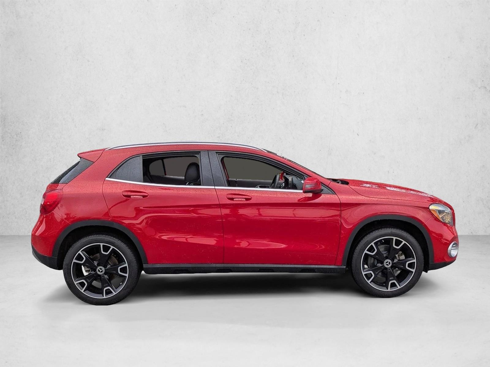 2019 Mercedes Benz GLA photo 2