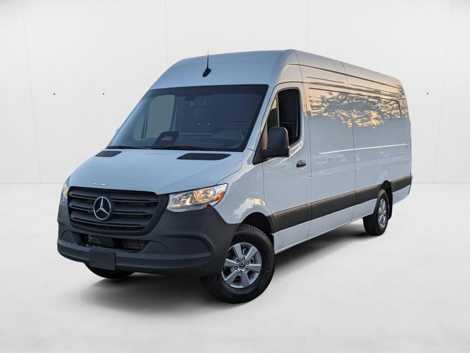 2025 Mercedes-Benz Sprinter Cargo Van Base's photo