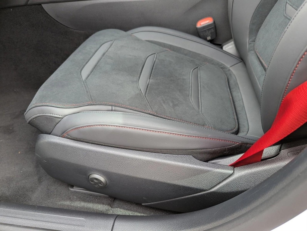 New 2026 Mercedes-Benz AMG C 43 AMG ® C 43 4MATIC ® Sedan Sedan