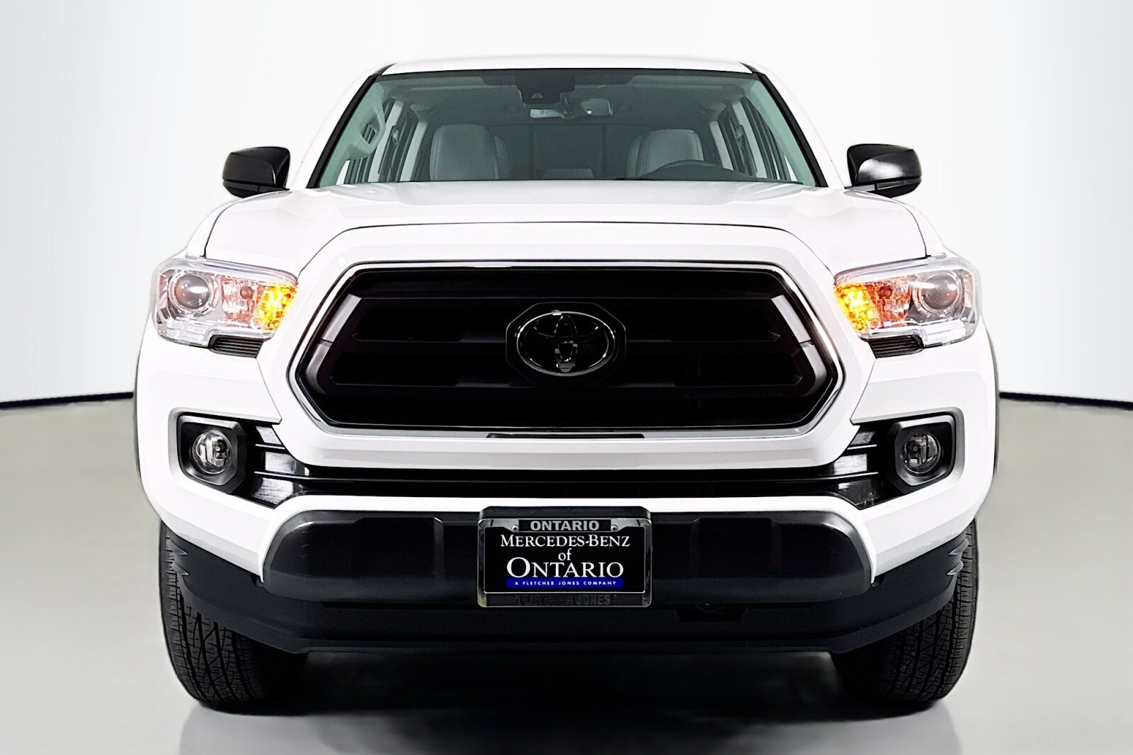 2023 Toyota Tacoma SR5 photo 2