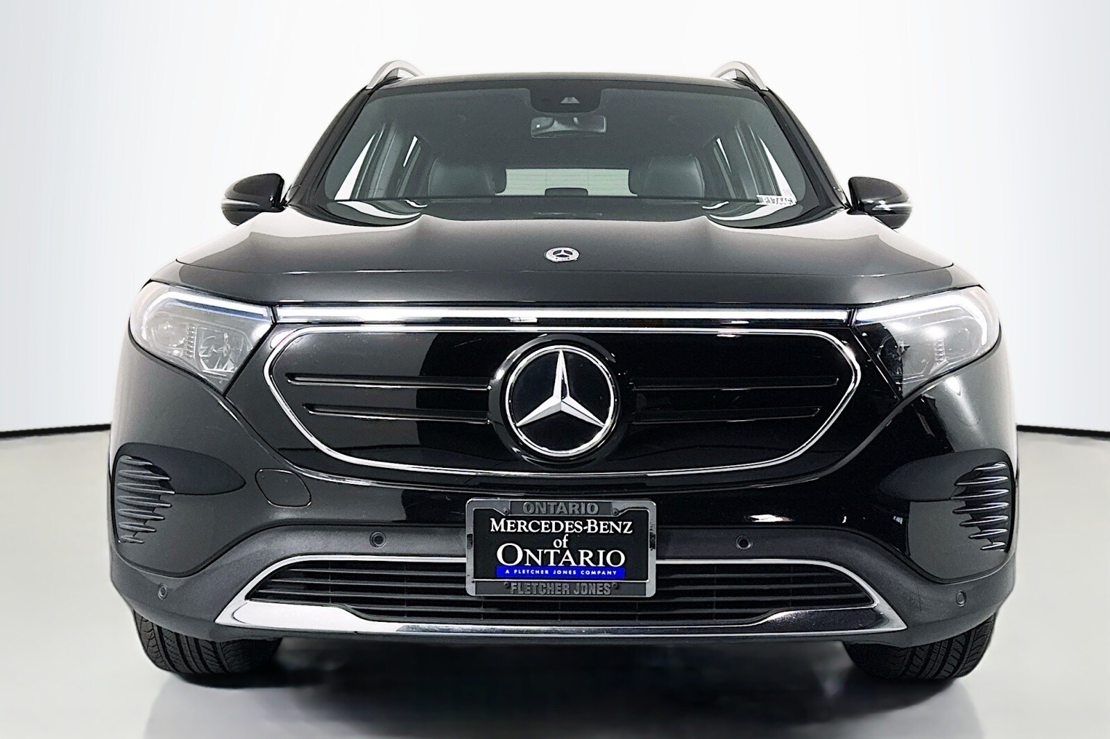 2023 Mercedes Benz EQB 300 4MATIC photo 2