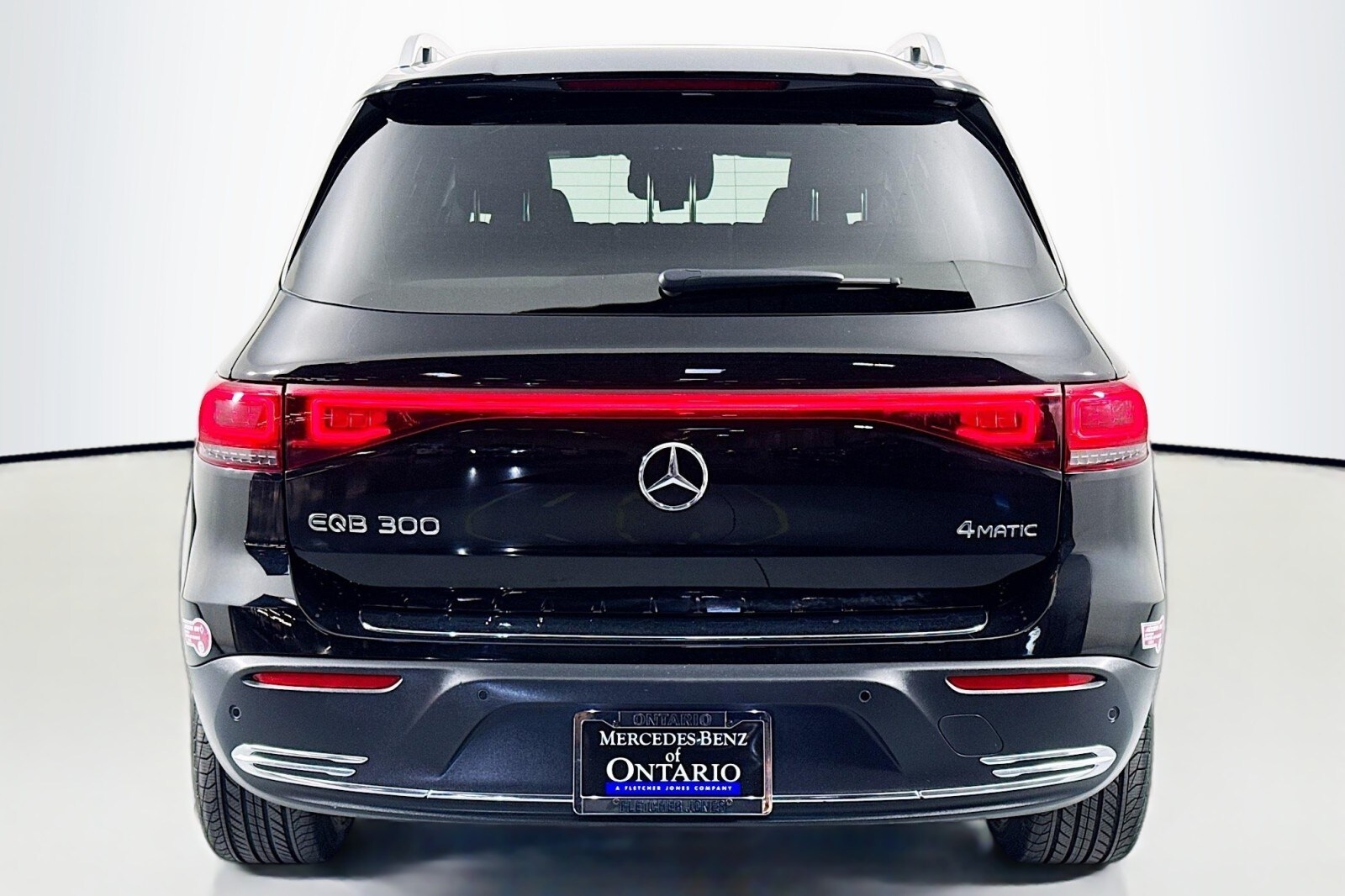 2023 Mercedes Benz EQB 300 4MATIC photo 3