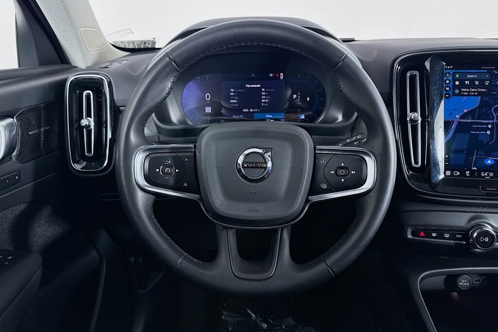 Used 2023 Volvo XC40 Ultimate Dark Theme