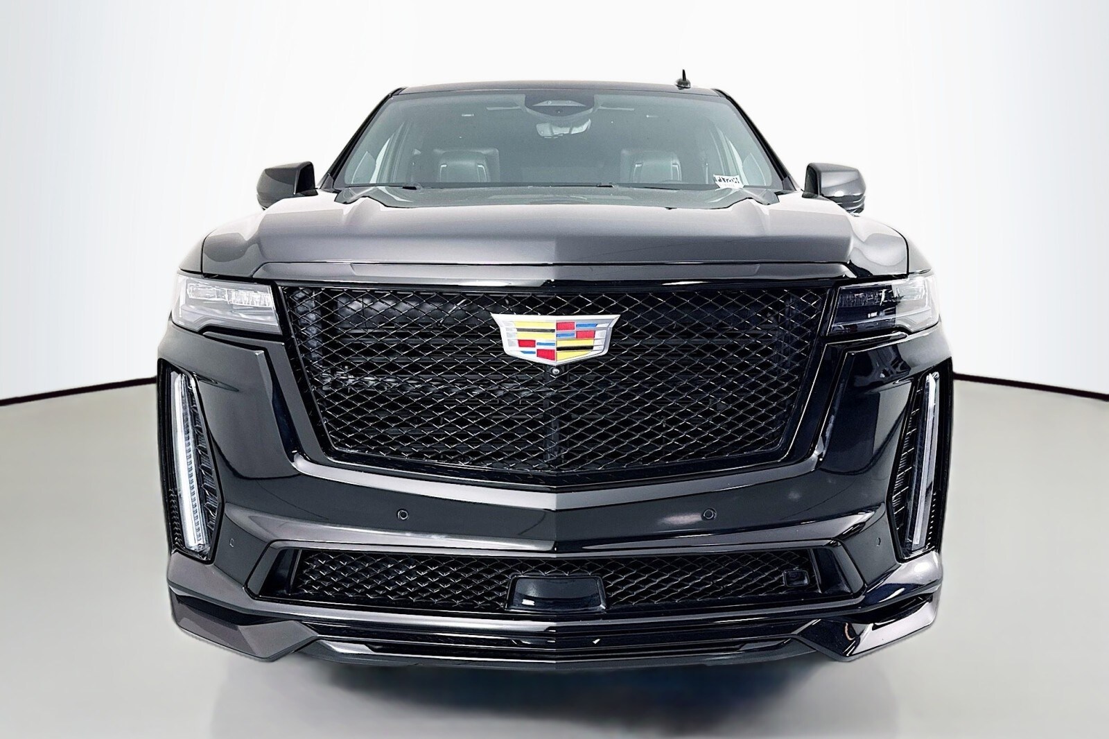 2023 Cadillac Escalade V-Series photo 2