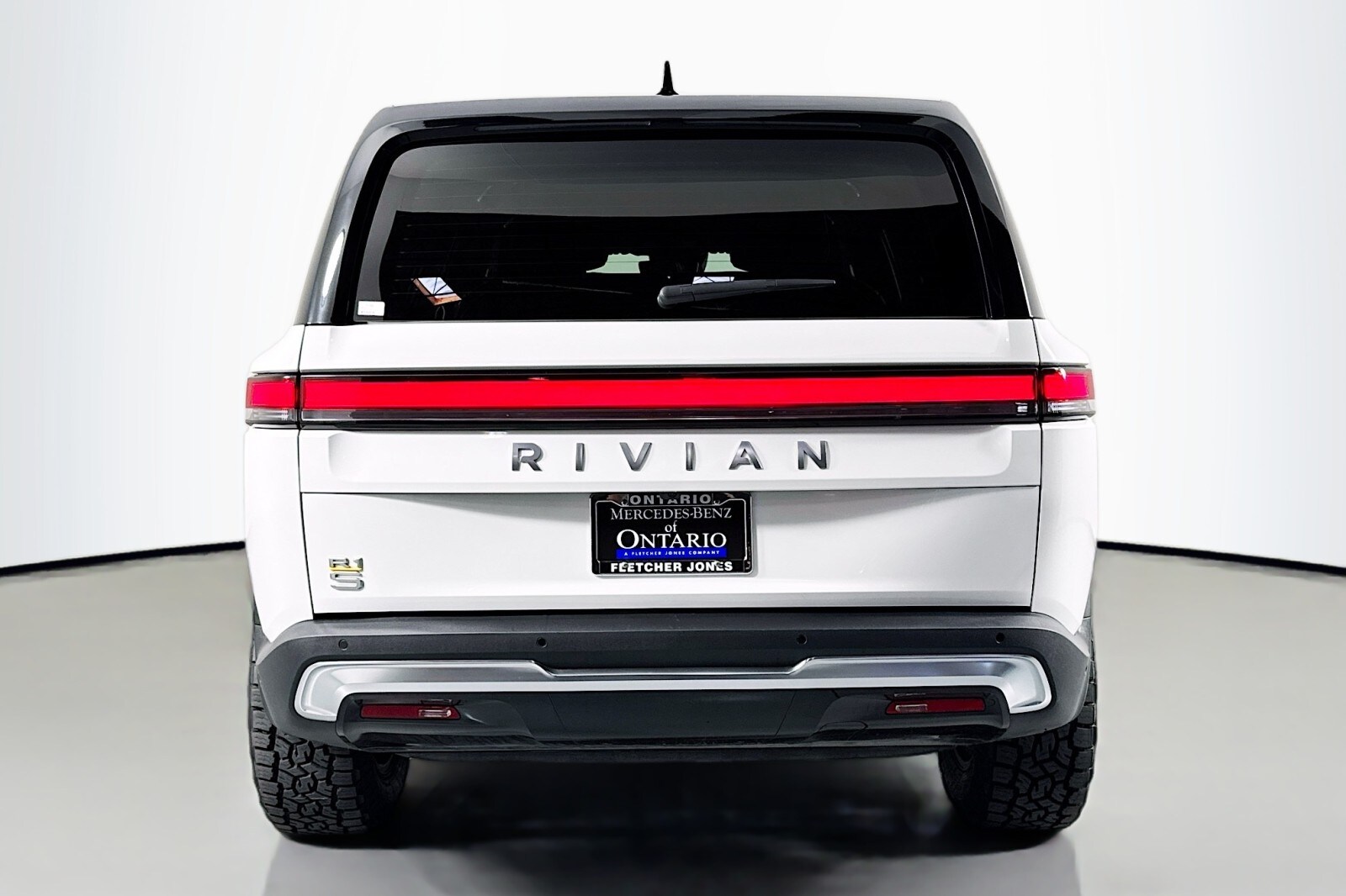 2023 Rivian R1S Adventure photo 3