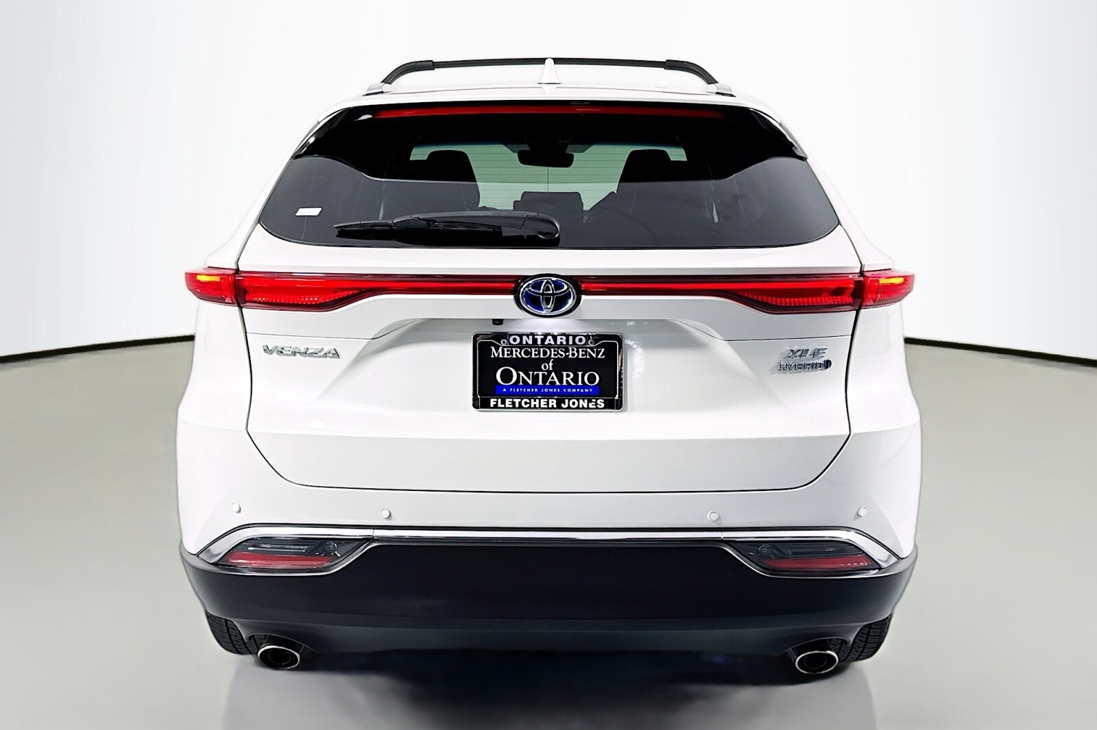 2022 Toyota Venza LE photo 3