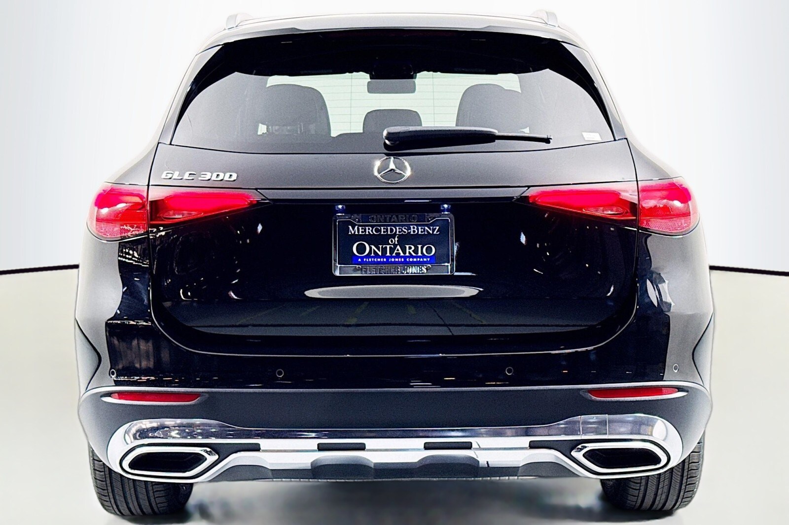 2023 Mercedes Benz GLC 300 photo 3