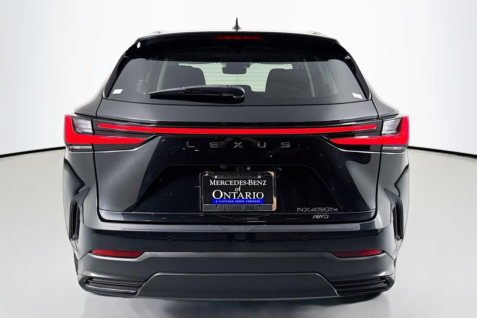 2023 Lexus NX Luxury photo 3