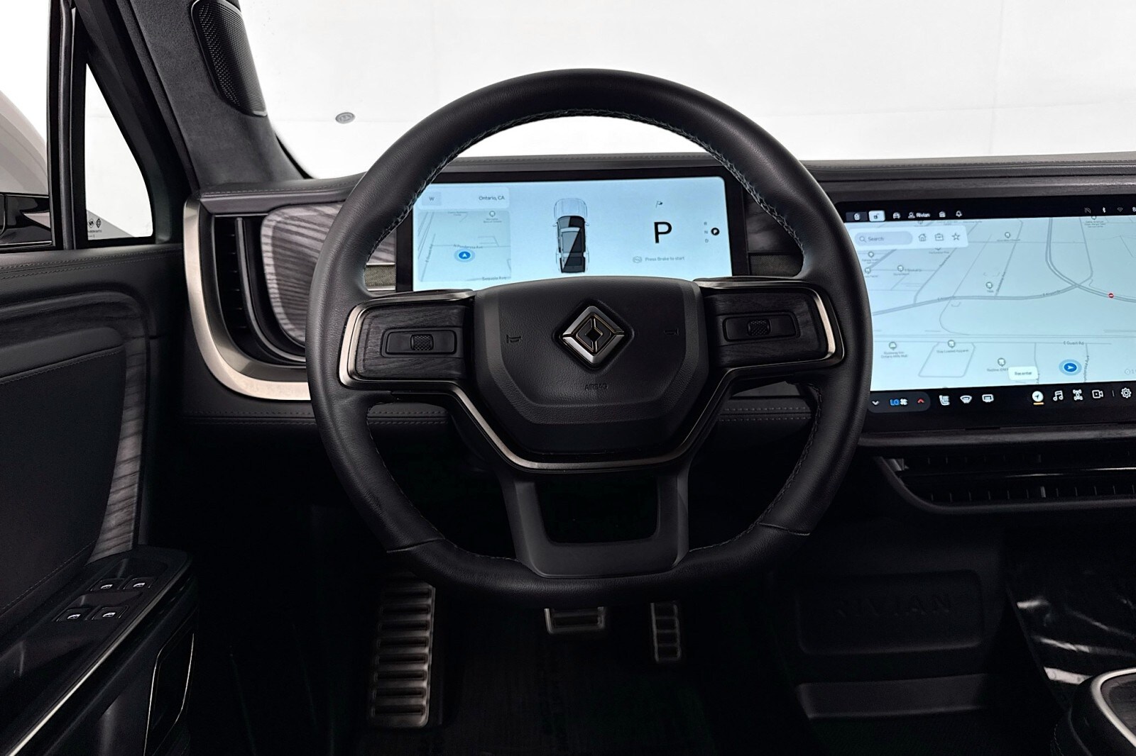 2023 Rivian R1S Adventure photo 4